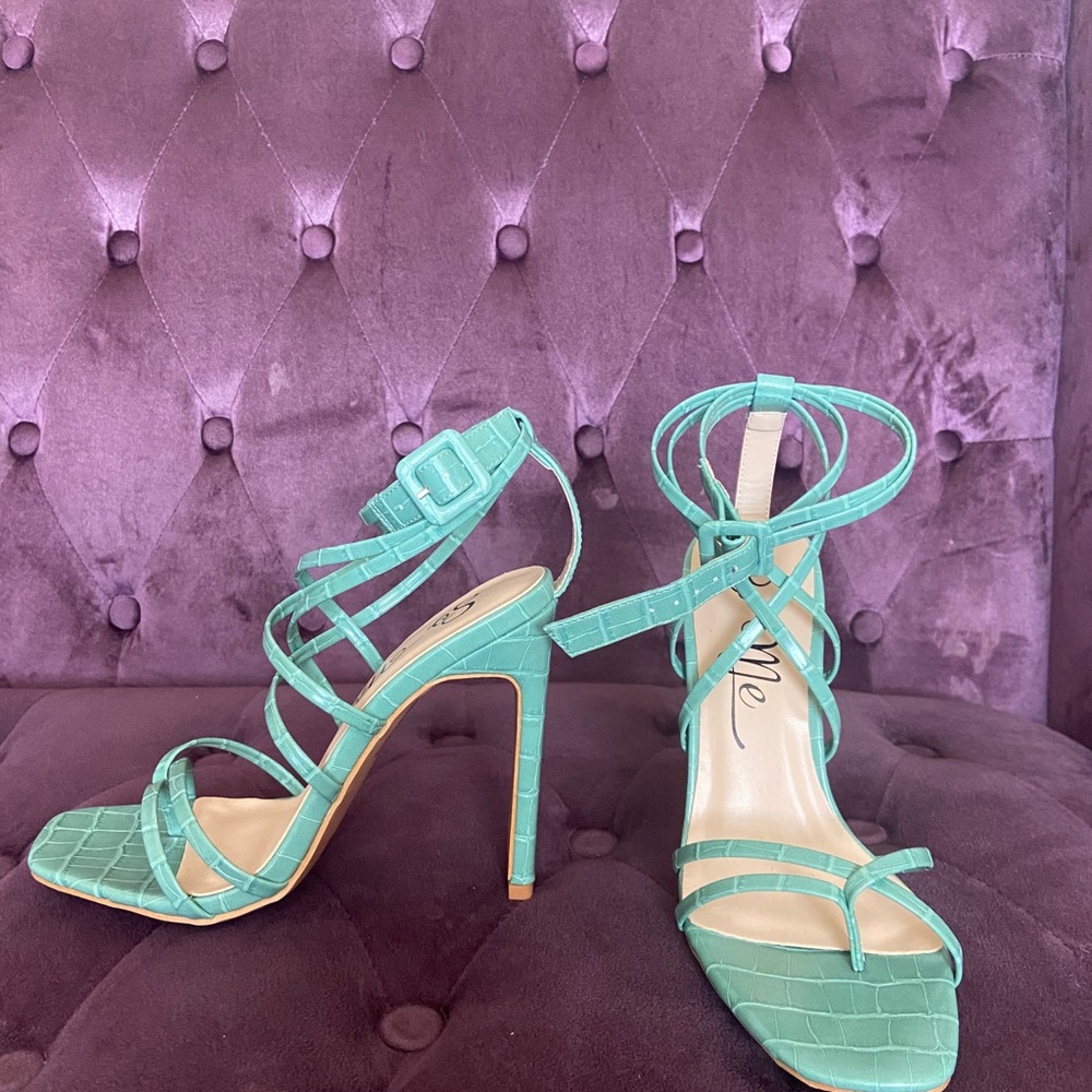 Natural green sandals never worn